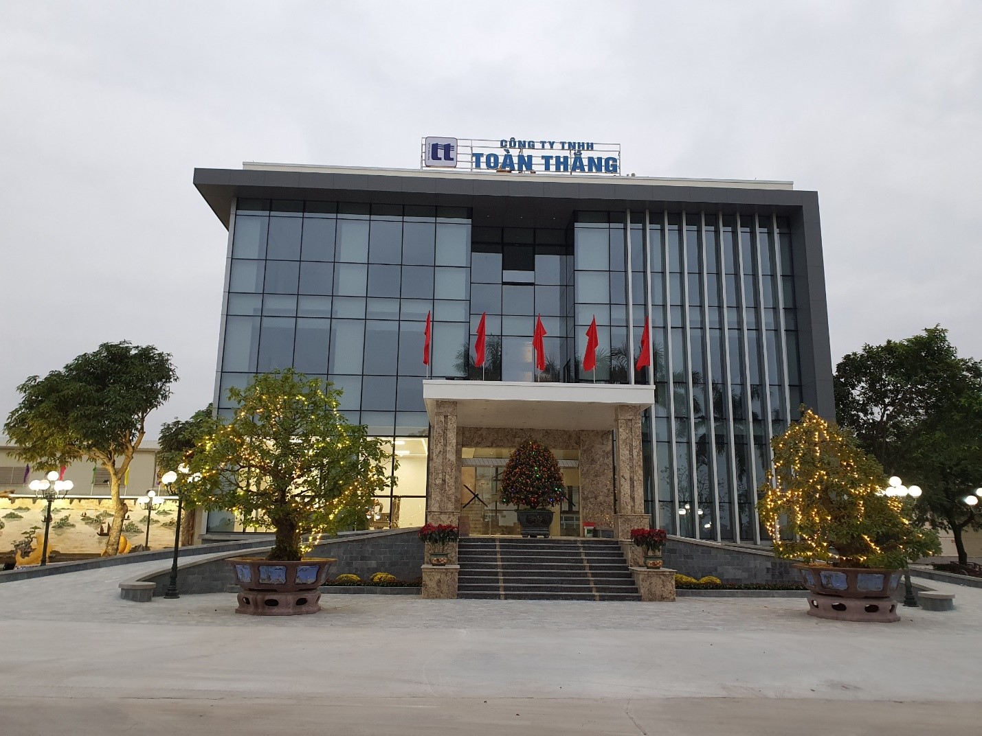 TOÀN THẮNG BUILDING