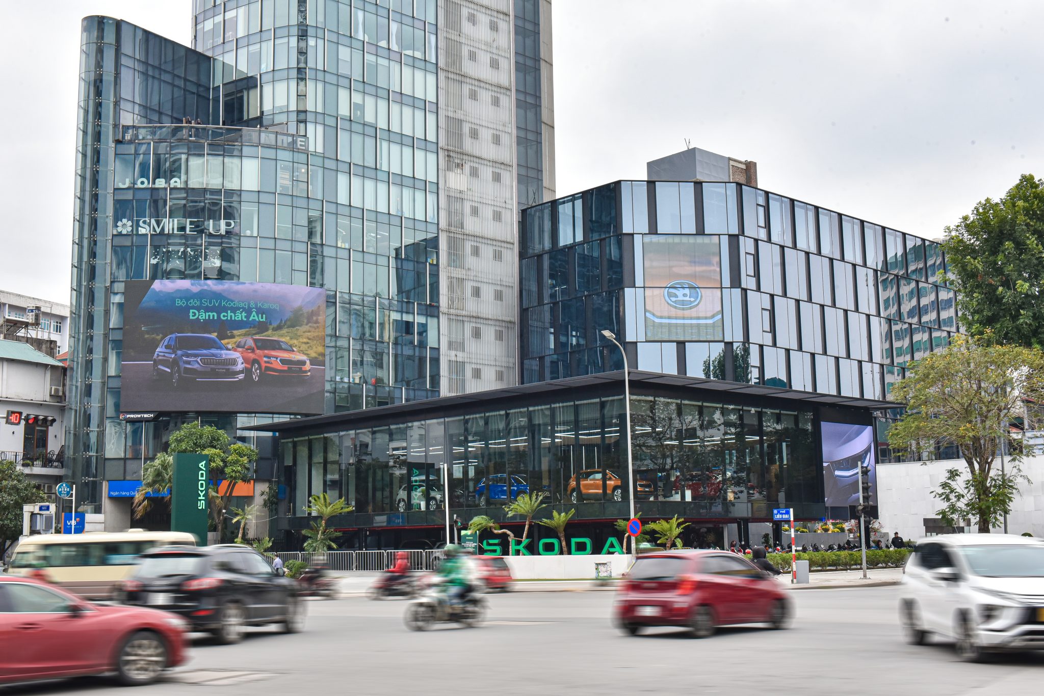 TRUNG TÂM THƯƠNG MẠI DỊCH VỤ CỐNG VỊ